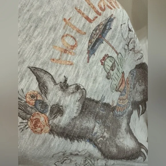 Democracy Beige Hot Llama T-Shirt - Size M - Picture 3 of 13